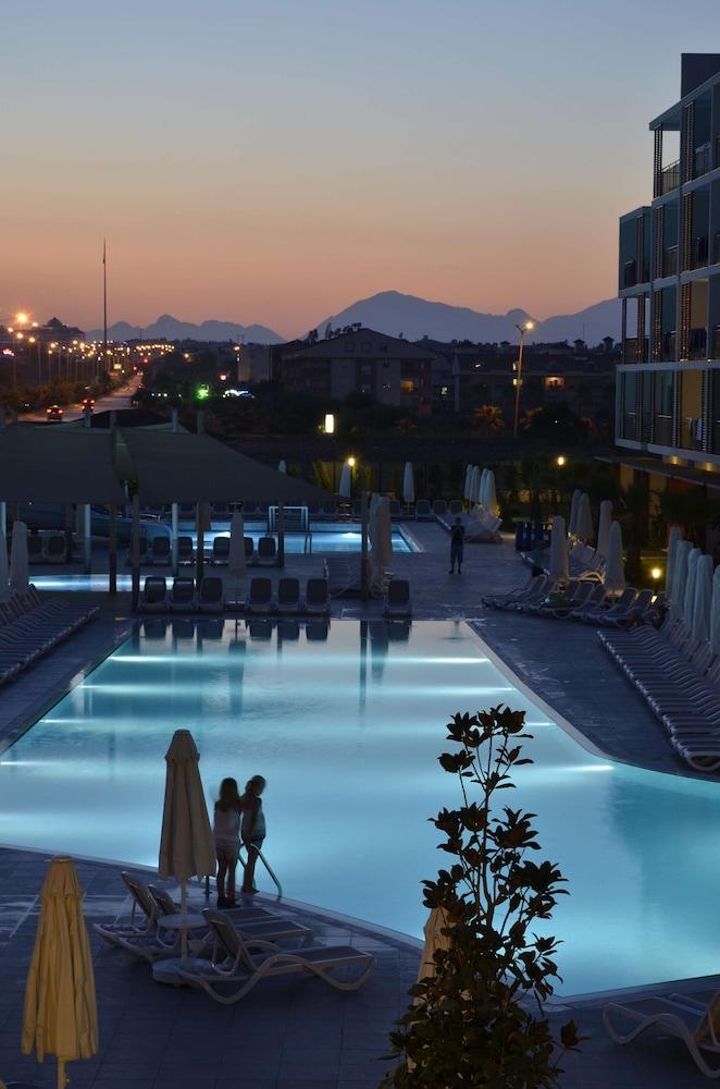 Sunwing Side Beach By Barut Hotels 4*